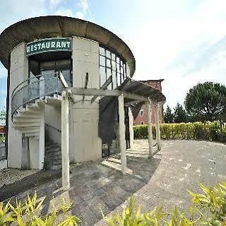 & Site Du Futuroscope Hotel 2*